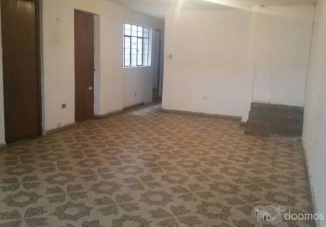 SE ALQUILA CASA GRANDE CON SALON, 3 DORM, 2 BANOS, EN RESIDENCIAL AEROPUERTO