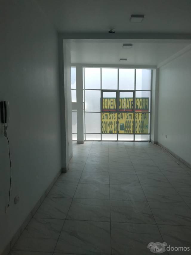 Edificio de 3 pisos en venta