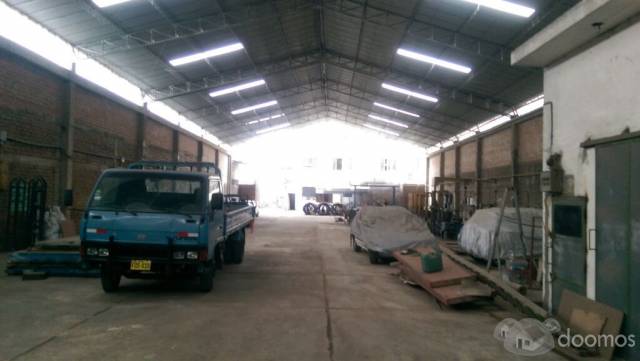 Depósito industrial en Alquiler $18,000 Av de las Torres . ATE