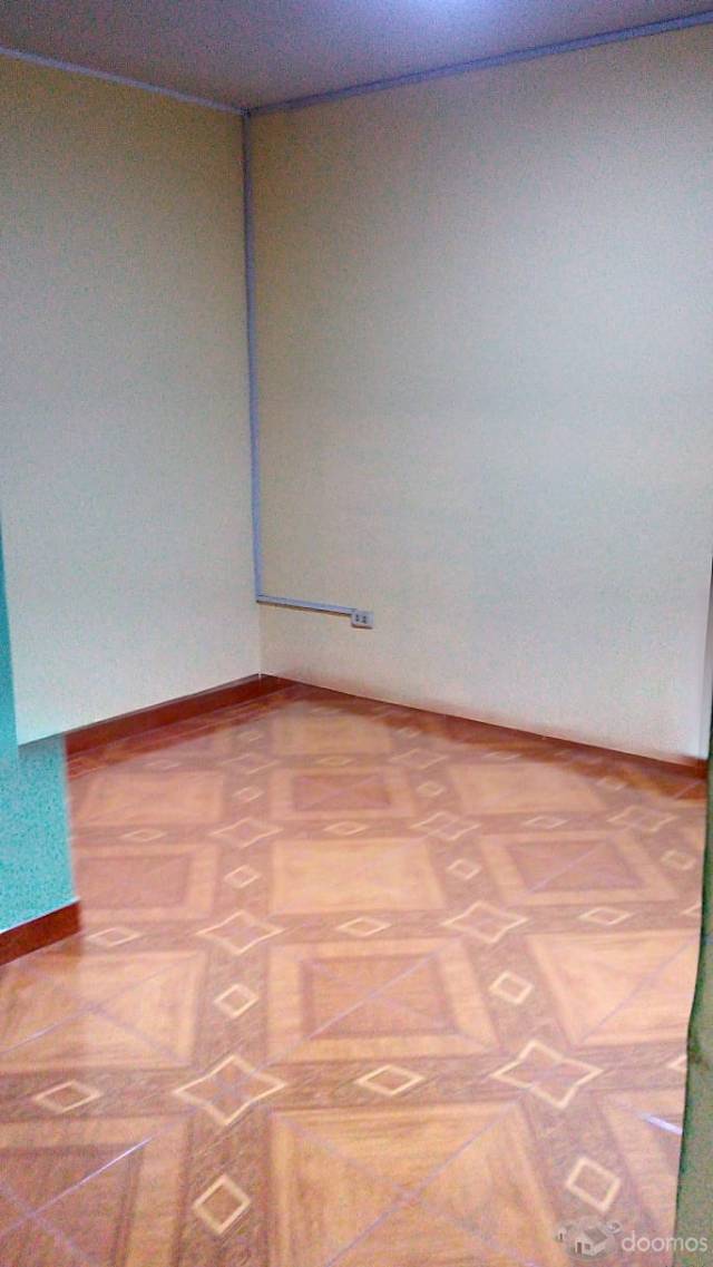 SE ALQUILA HABITACION  PUERTA A LA CALLE ,BAÑO PRIVADO .