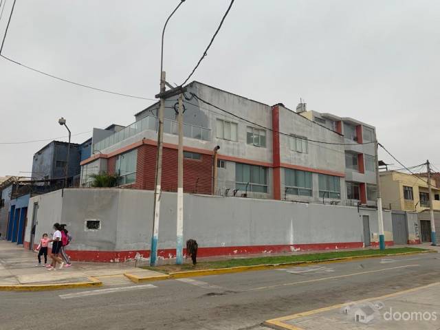 Casa Comercial en Venta de 4 Pisos con 643 m² en La Perla