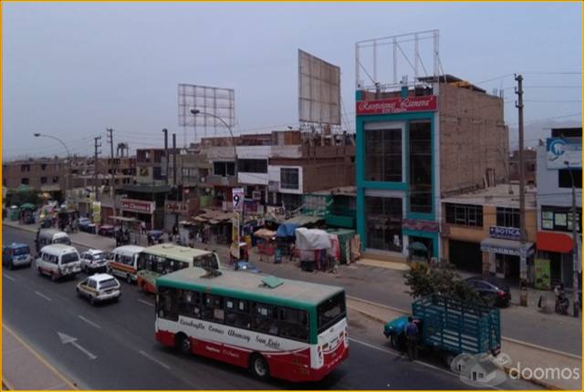 Alquilo local comercial 180m2 frente a hospital Sergio E. Bernales, en Comas.