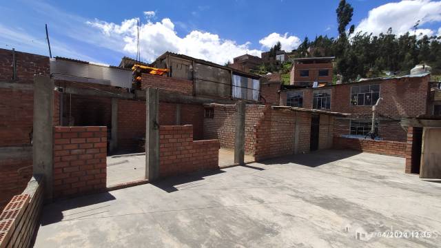 SE VENDE CASA DE 3 PISOS UBICADA EN URB. SAN MIGUEL - INDEPENDENCIA