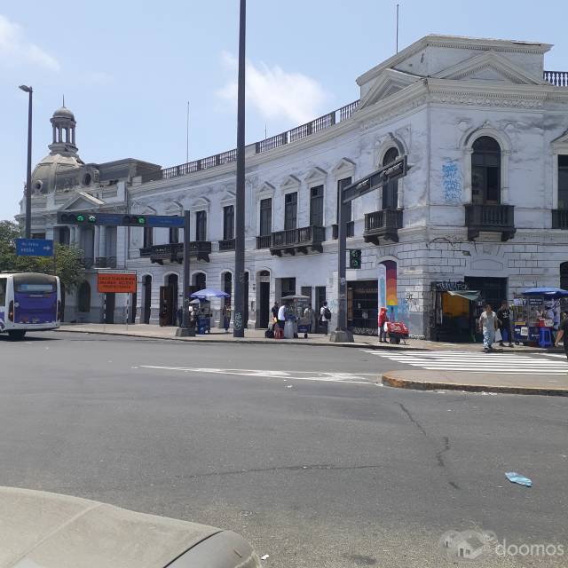 Vendo Inmueble en Plaza Bolognesi con Alfonso Ugarte - Breña