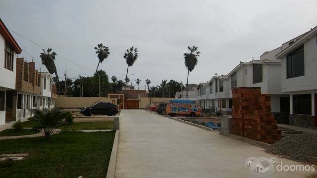 Venta de casa de estreno con todo sus servicios , y otra casa en casco como terreno, cada casa incluye 2 estacionamientos, casas en Condominio