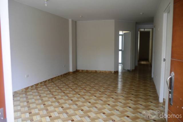 Se vende departamento en el ter 1er piso de estreno, ate