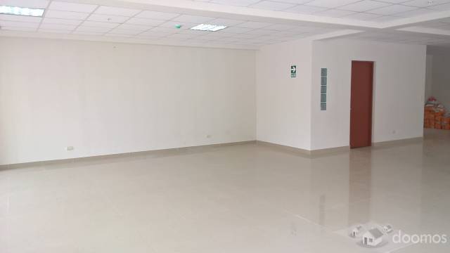 Alquiler de local de 520 m2 a 13500 dólares