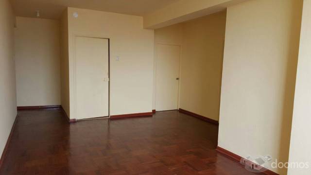 Se vende lindo Departamento en Lince