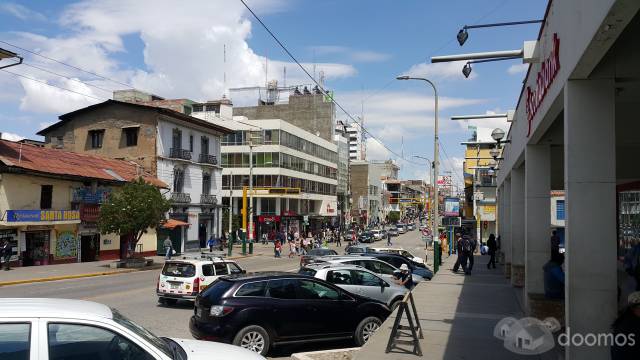 LOCAL COMERCIAL CALLE REAL HUANCAYO FULL PEATONAL / VEHICULAR