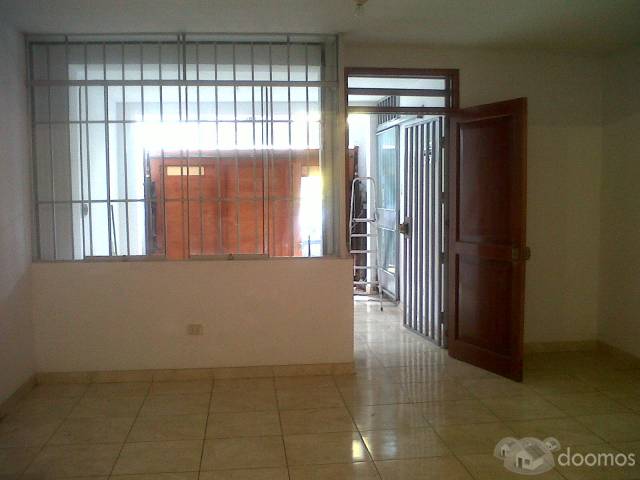 SE VENDE  DEPARTAMENTO EN 1ER PISO CON COCHERA DE 75m2 con cochera