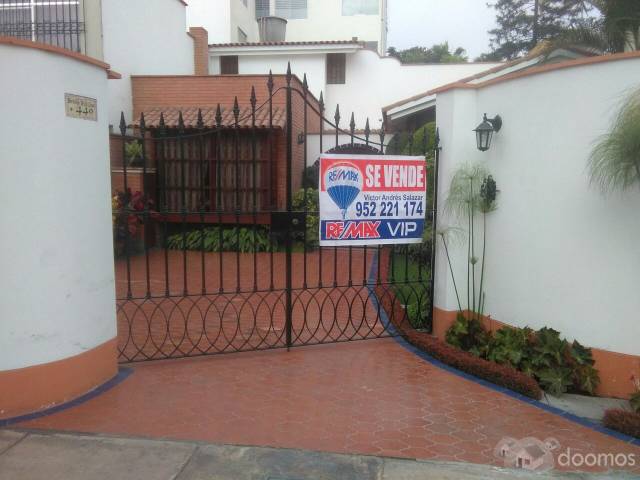 VENDO CASA HERMOSA 319 M2 3 DORMITORIOS SALA COMERDOR 3 BAÑOS  REMATO 600,000$