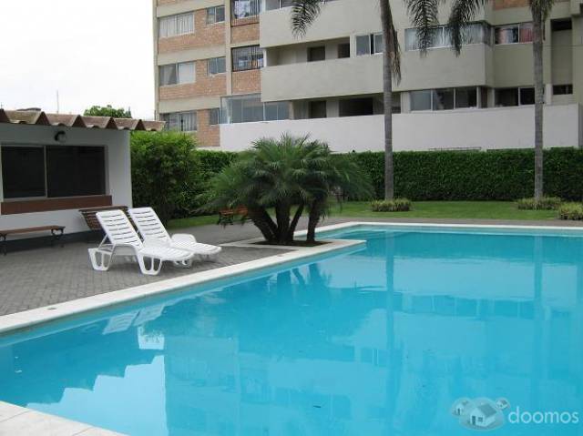 Fino Departamento Amoblado y Equipado en Alquiler con Vista Preciosa al Golf de San Isidro