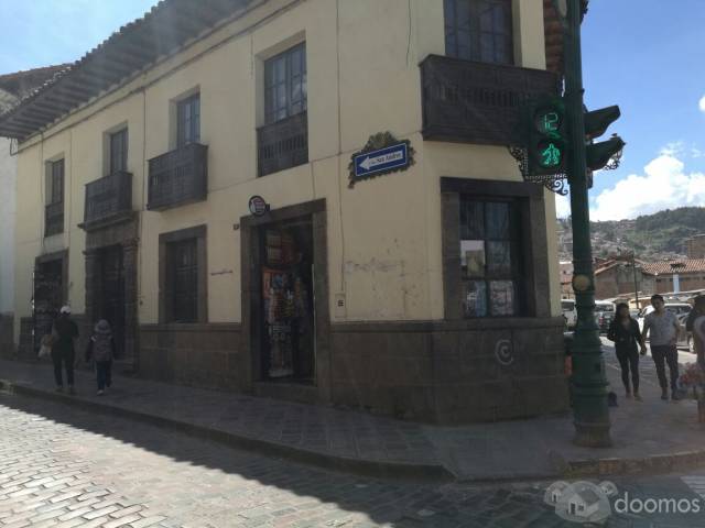 CASA / LOCAL COMERCIAL EN CENTRO DEL CUSCO