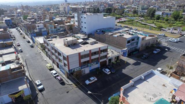 SE VENDE LOCAL ALTAMENTE COMERCIAL