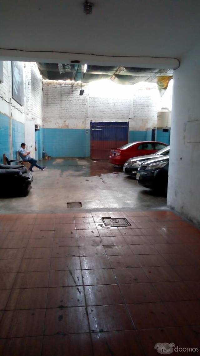 VENDO POR VIAJE Local comercial 300m2 (DOS FRENTES) 3 pisos