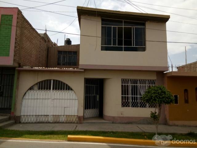 VENDO CASA DE DOS PISOS