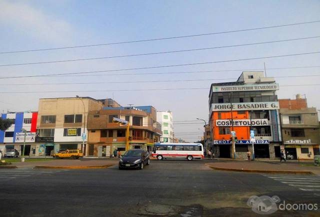 CASA DE 2 PISOS MAS AZOTEA EN SAN MARTIN DE PORRES EXCELENTE OPORTUNIDAD DE INVERSION