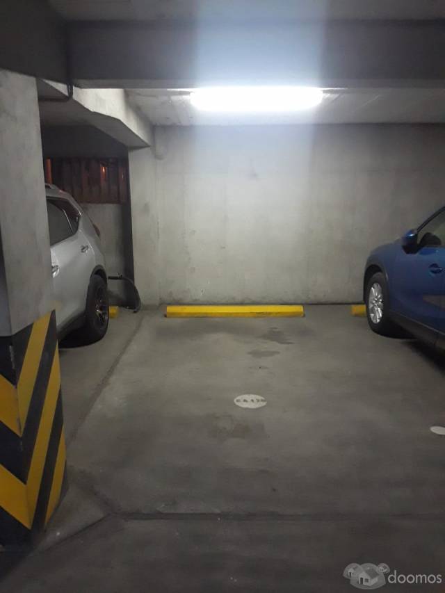 ALQUILER ESTACIONAMIENTO TECHADO COCHERA - SURCO (DISPONIBLE 15 NOV)