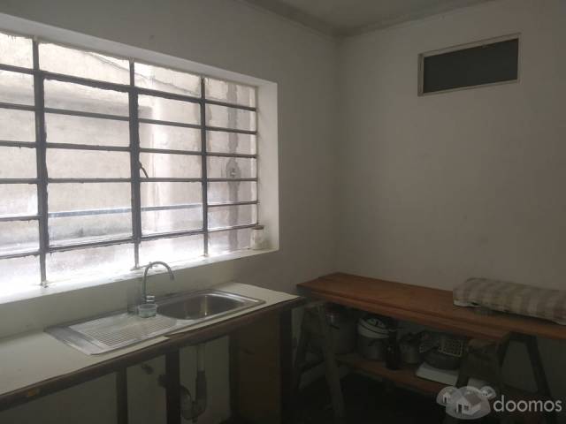 Venta de Casa (Primer Piso) o Casa Entera (3 Pisos) Precio Negociable 200mt