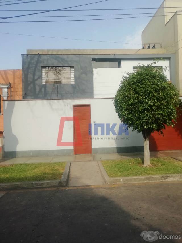 HERMOSA CASA SAN ISIDRO EN ZONA FINANCIERA