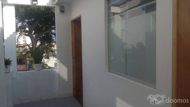 Entrada Independiente baño exclusivo Av. Brasil / Bolívar solo señoritas