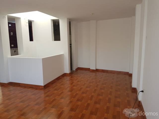 VENDO CASA O DEPARTAMENTOS MAS COCHERA, CON ACABADOS, EN SANTA ROSA DE PUENTE PIEDRA - LIMA INFORMES AL 966-666-678