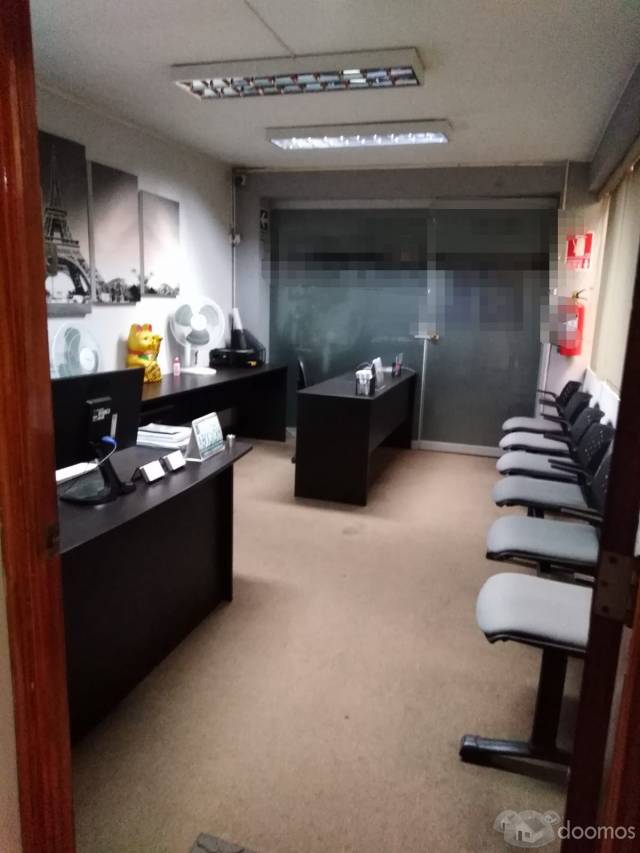 SE ARRIENDA LOCAL COMERCIAL AMOBLADO