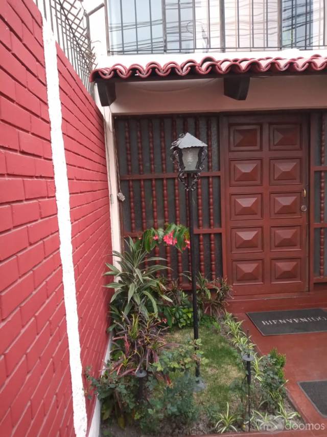 EXCELENTE DEPARTAMENTO EN MIRAFLORES - AURORA