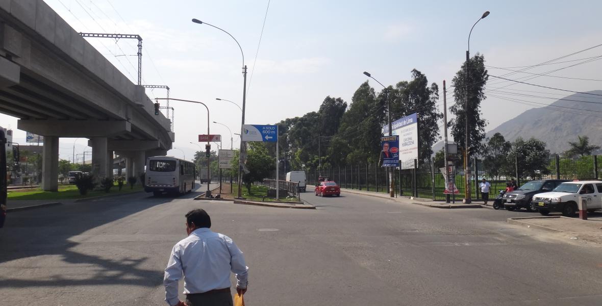 Locales Comerciales Alquiler AV. Proceres De La Independencia - SAN JUAN DE LURIGANCHO